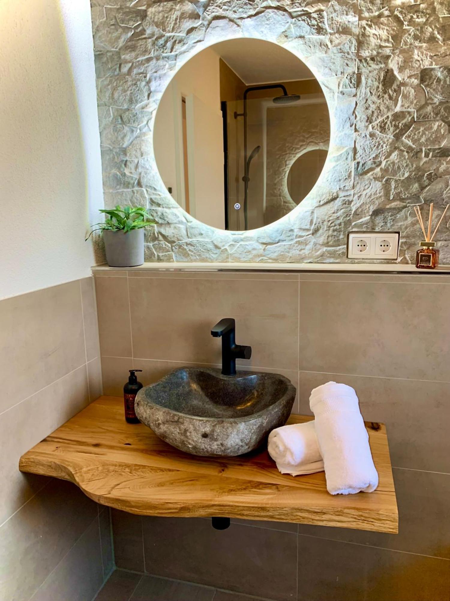 Stilvolles Ferienapartment Am Thermalbad Mit Blick In Die Natur 바트사울가우 외부 사진